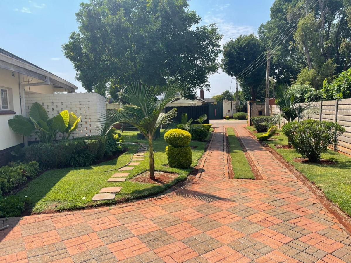 The Hawks Bed And Breakfast Harare Exteriör bild
